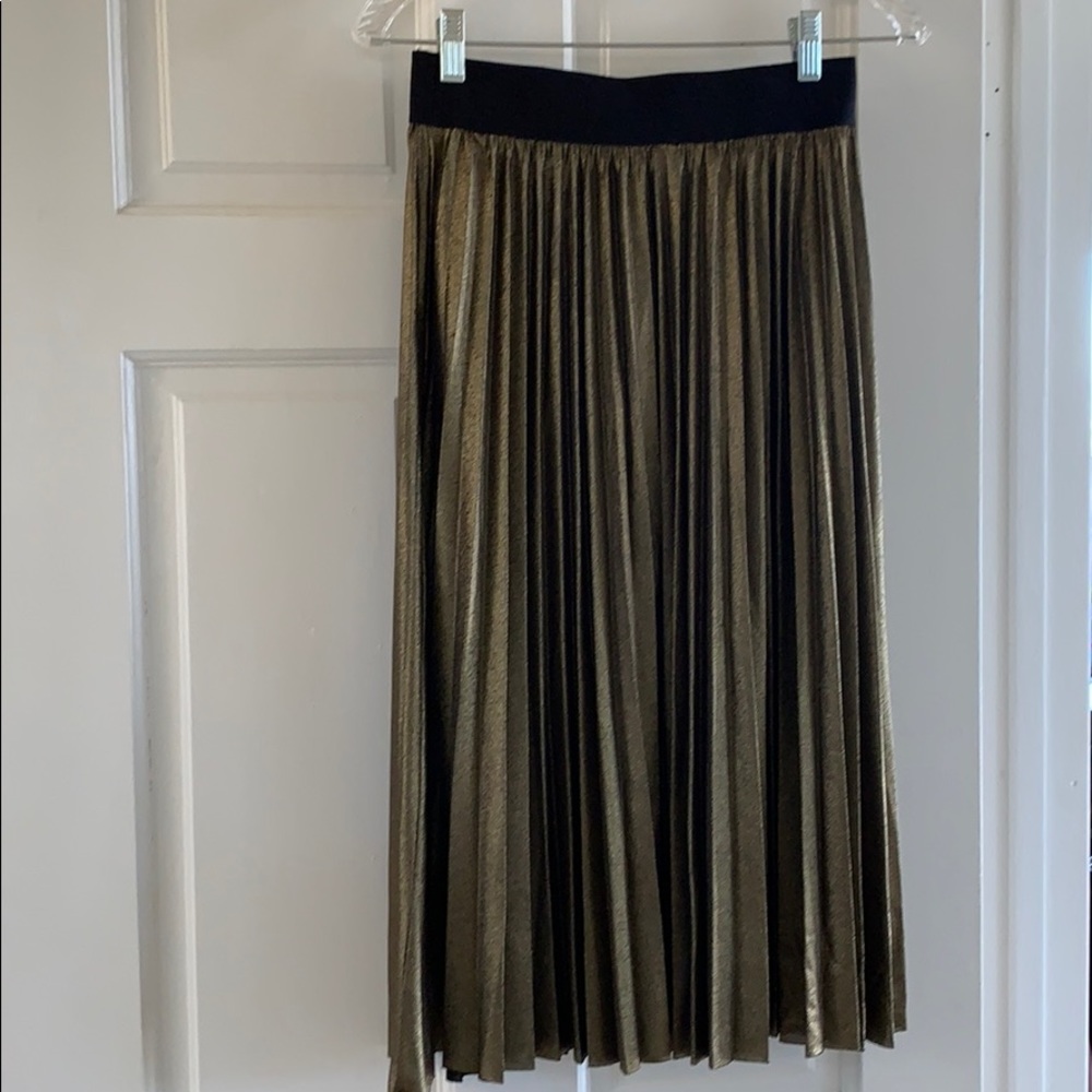 Gold skirt